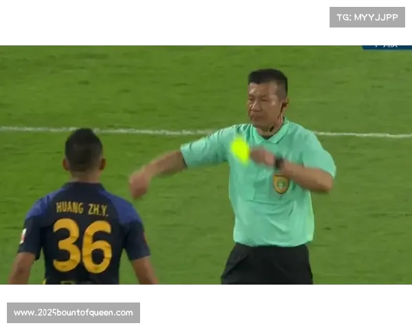 马赛坚持快速反击，依靠边路速度与简洁长传制造威胁